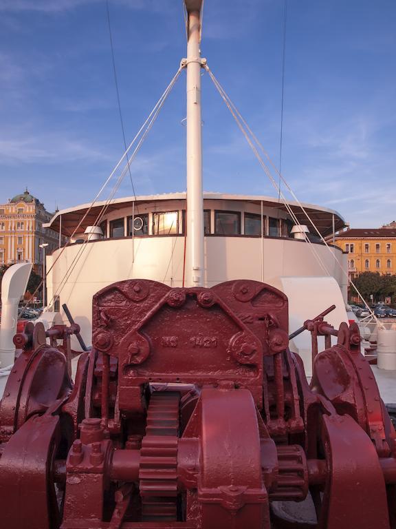 Botel Marina ริเยกา ภายนอก รูปภาพ